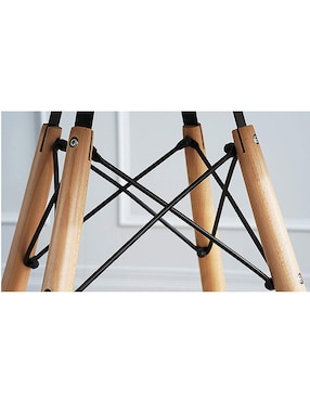 Silla Eames Lottus de plástico