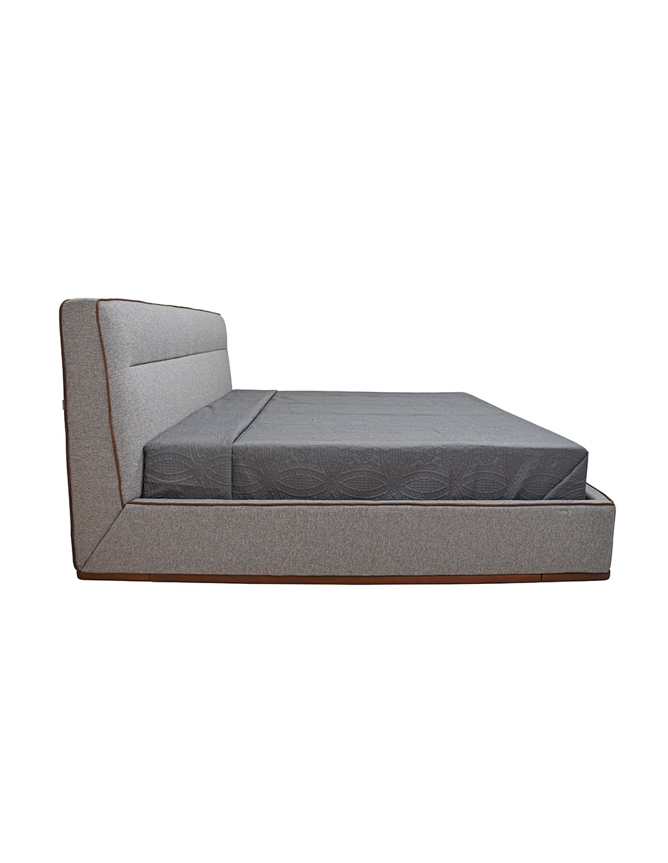 Cama de madera y tela 4