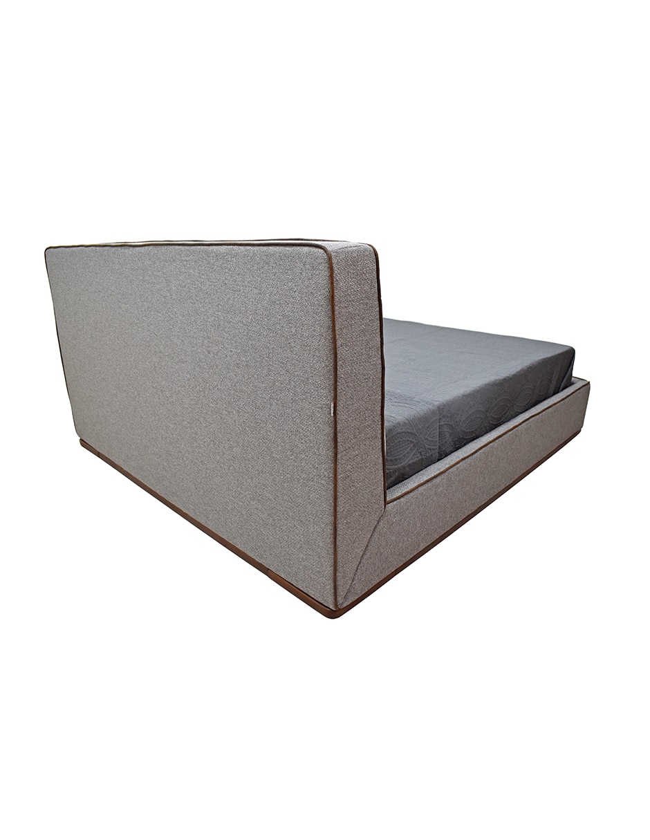 Cama de madera y tela 8