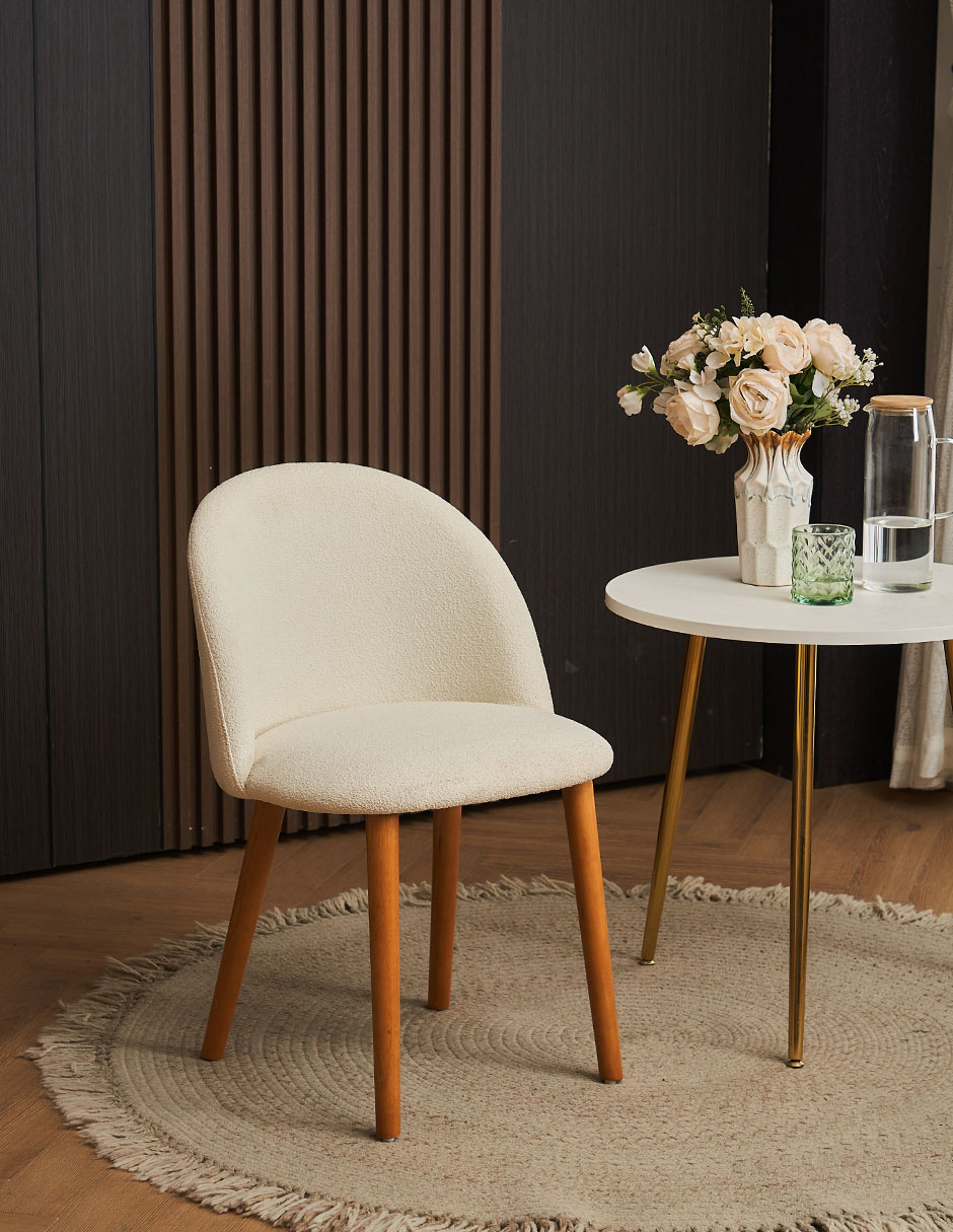 Silla Lucy Re de madera 9