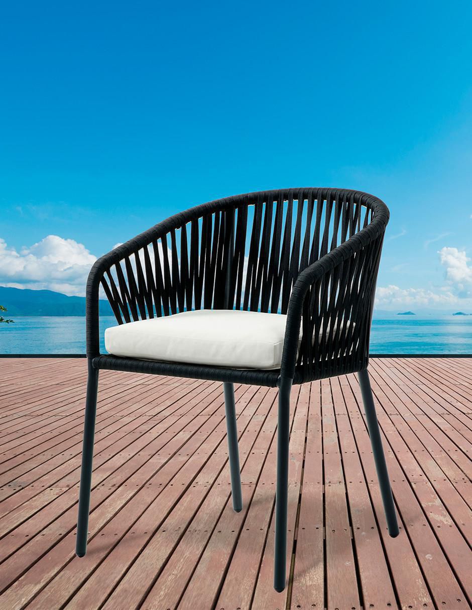 Silla Mikonos de ratán natural 4