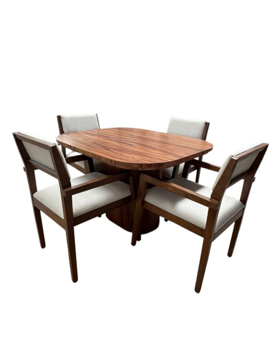 Comedor para 4 personas de madera de parota Comedor para 4 personas de madera de parota