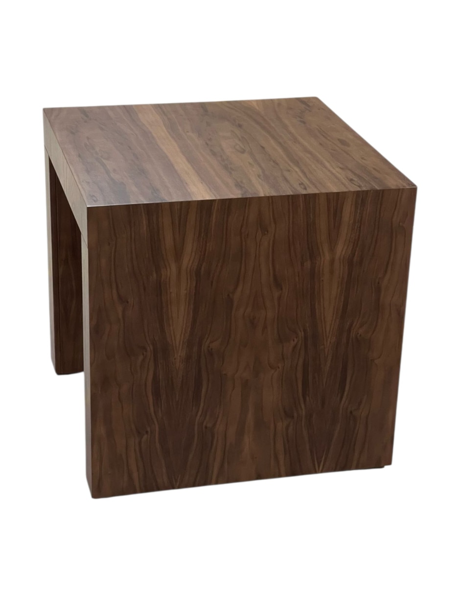 Mesa lateral de madera nogal 3