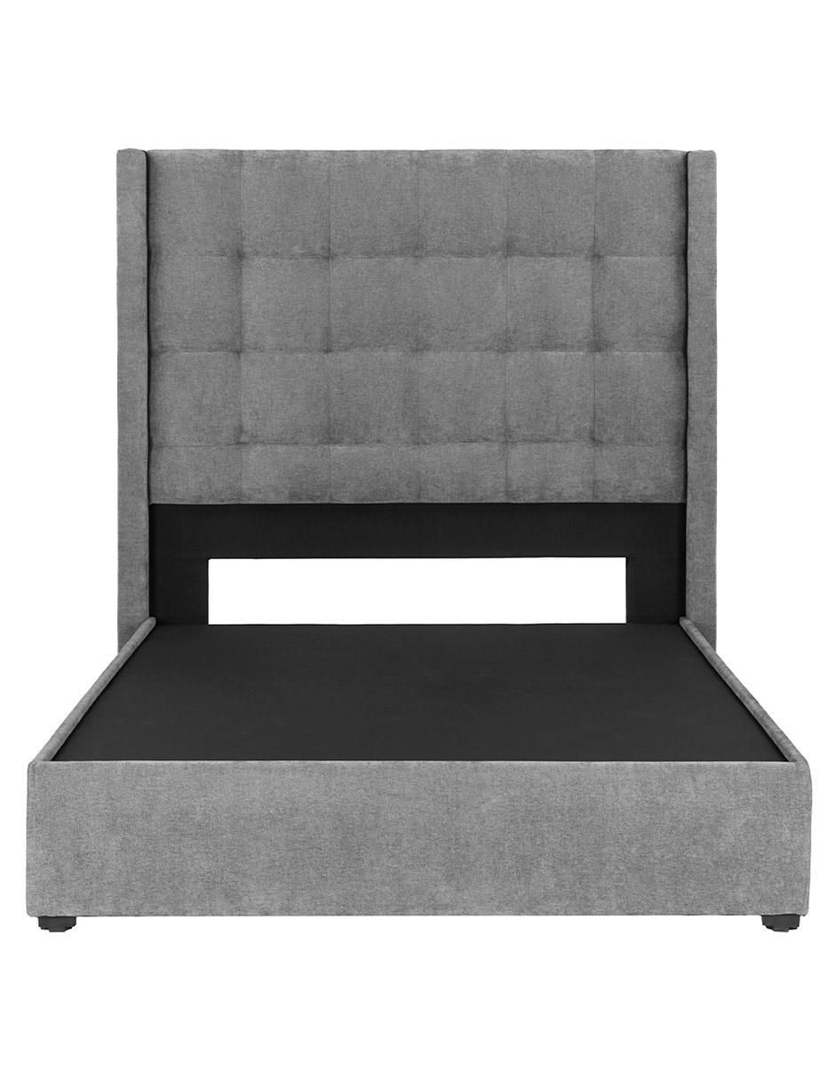 Cama de madera y tela